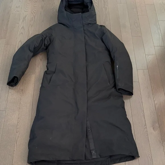Lululemon Athletica Snow Warrior 600-Down-Fill Parka - Picture 2 of 6